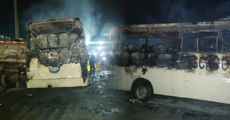 আগুনে পুড়ে যাওয়া বাস